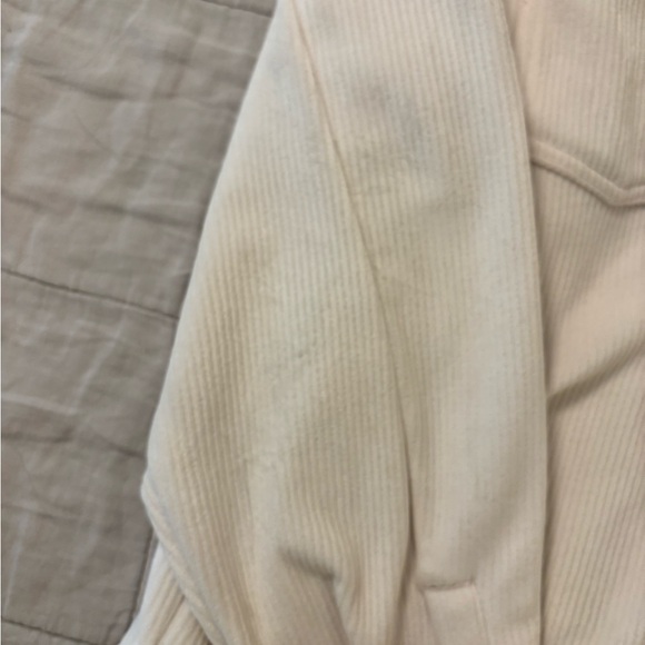 ALO Yoga Mountain Side Shaket in Ivory XS - Picture 9 of 13